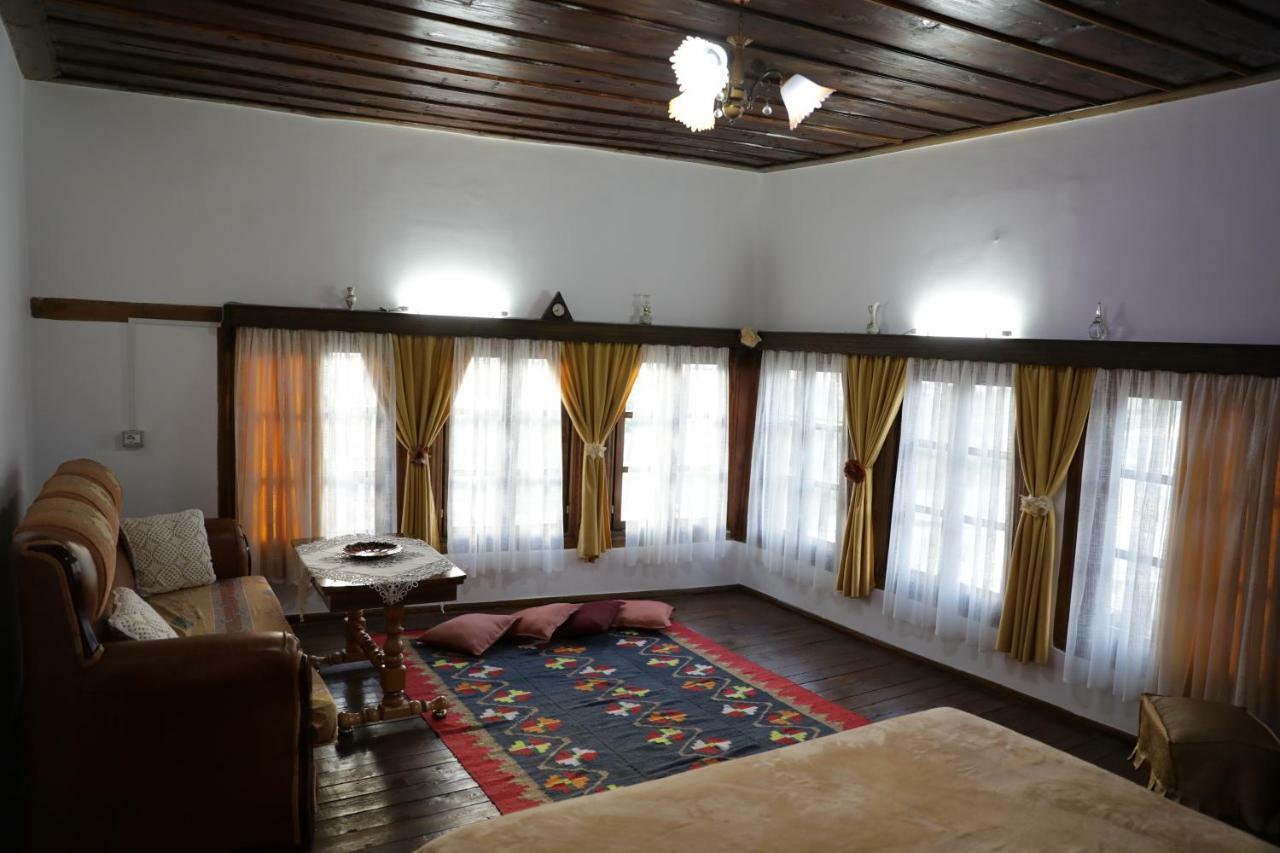 Guest House Mikel Берат Экстерьер фото