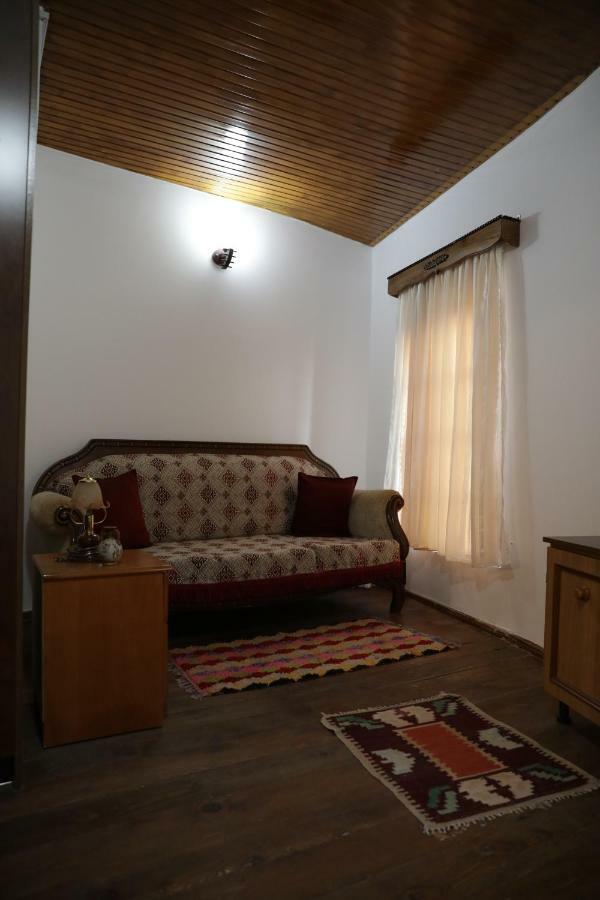 Guest House Mikel Берат Экстерьер фото